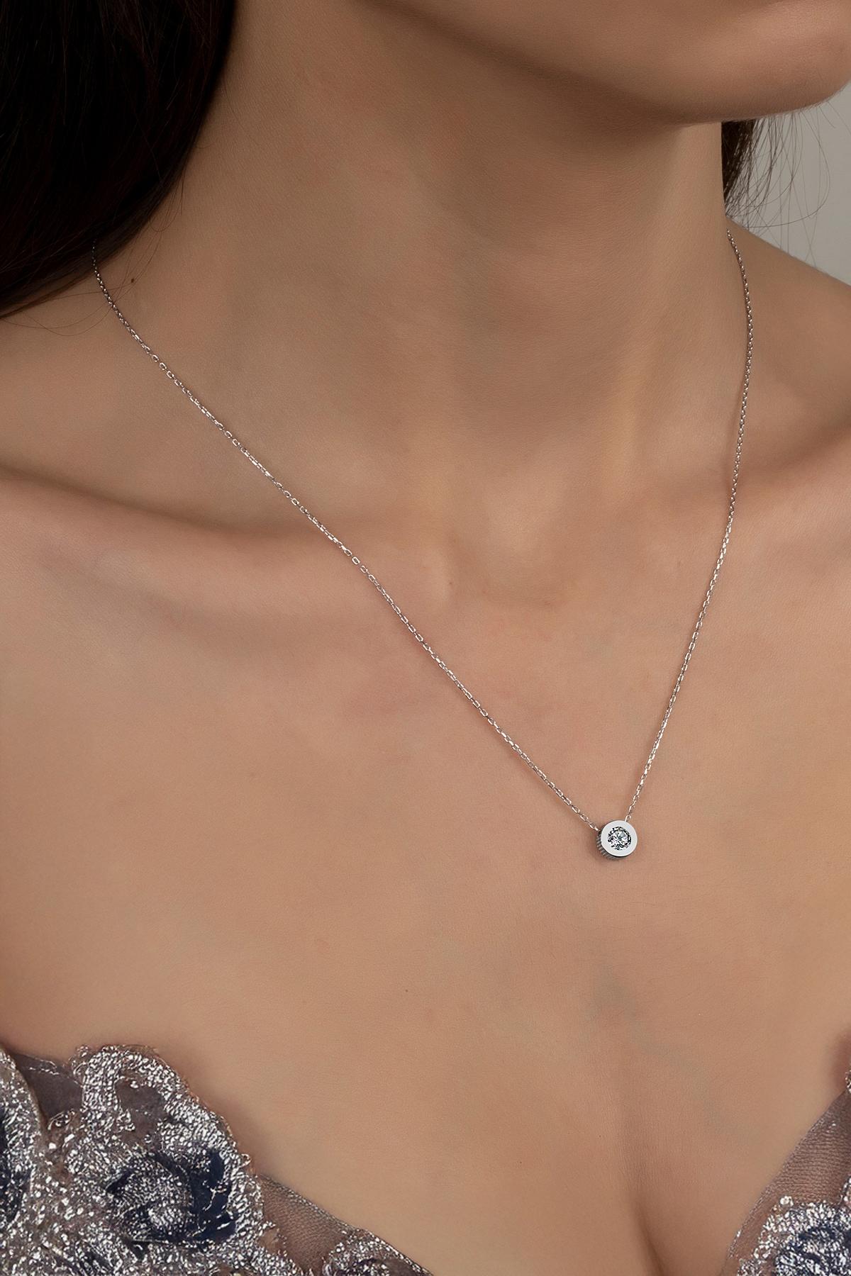 Union Zirconia Kadın Pırlanta Montür Gümüş Kolye