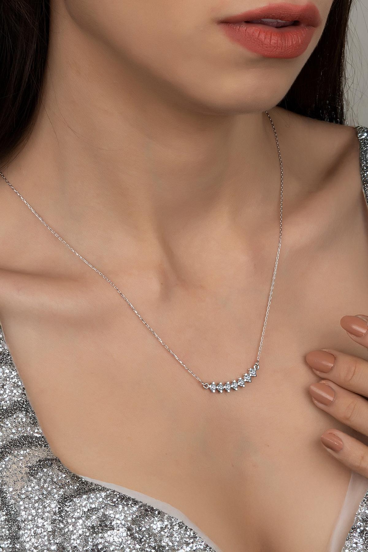 Union Zirconia Kadın Sıra Pırlanta Montür Gümüş Kolye